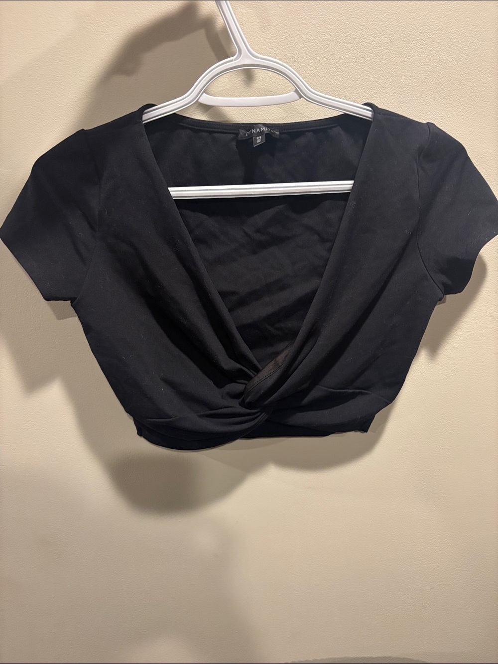 Dynamite Black Twist-Knot Crop Top